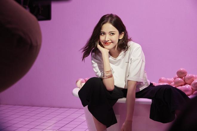 Mỹ nữ Tân Cương Cổ Lực Na Trát tái xuất được khen xinh đẹp-7