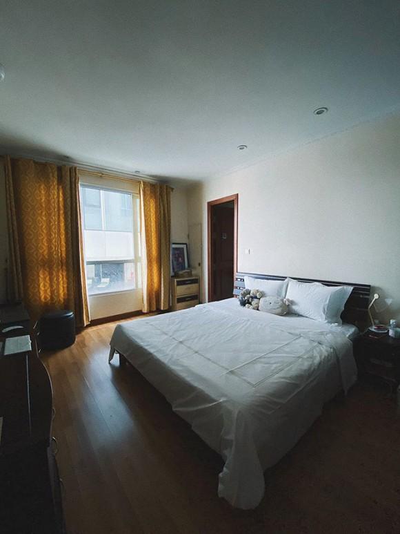 Hoa hậu Mai Phương Thúy lần đầu tiên khoe phòng ngủ, đáng chú ý là bộ chăn ga giá hơn 100 triệu đồng-2