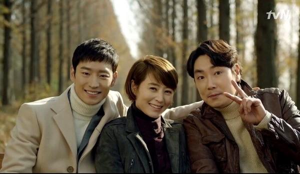 Những phim Hàn có đề tài mới lạ, thu hút như Quân vương bất diệt-6