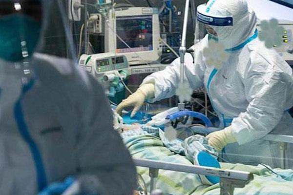 Sáng 2/5 không có ca mắc mới COVID-19, phi công người Anh nguy kịch, chuyển BN 161 về Bạch Mai-1