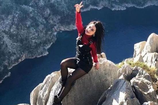 Thiệt mạng khi check-in bên vách đá