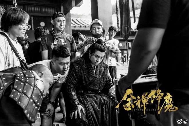 Cuộc sống giàu sang và quan hệ rộng của Thích Tiểu Long ở tuổi 32-12