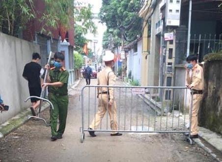 Phát hiện 1 công nhân ở Gia Lâm - Hà Nội sốt cao liên tục, gần 600 người phải cách ly-3