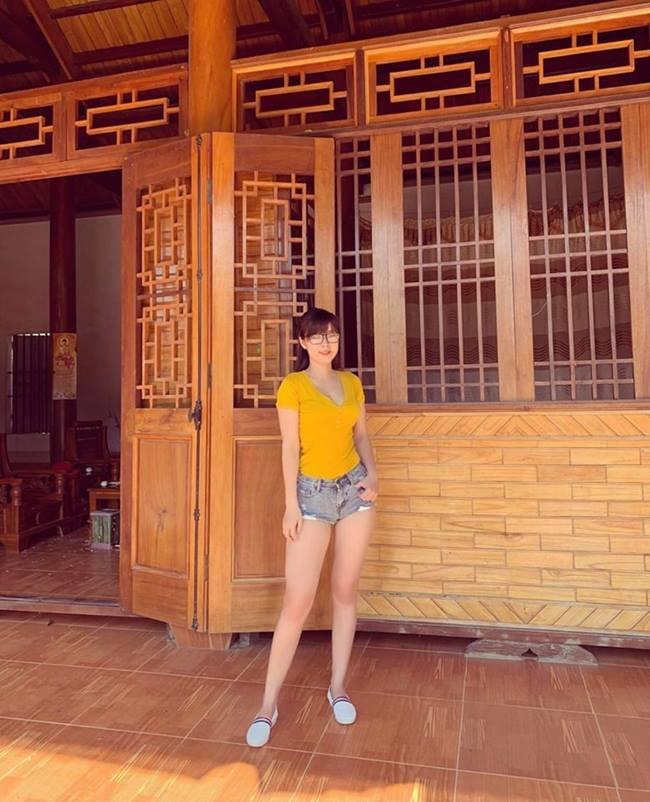 Nữ gymer Việt mặc quá gợi cảm xuống phố, dễ gây tai nạn-6