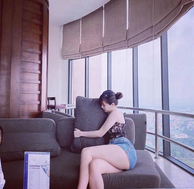 Nữ gymer Việt mặc quá gợi cảm xuống phố, dễ gây tai nạn-9