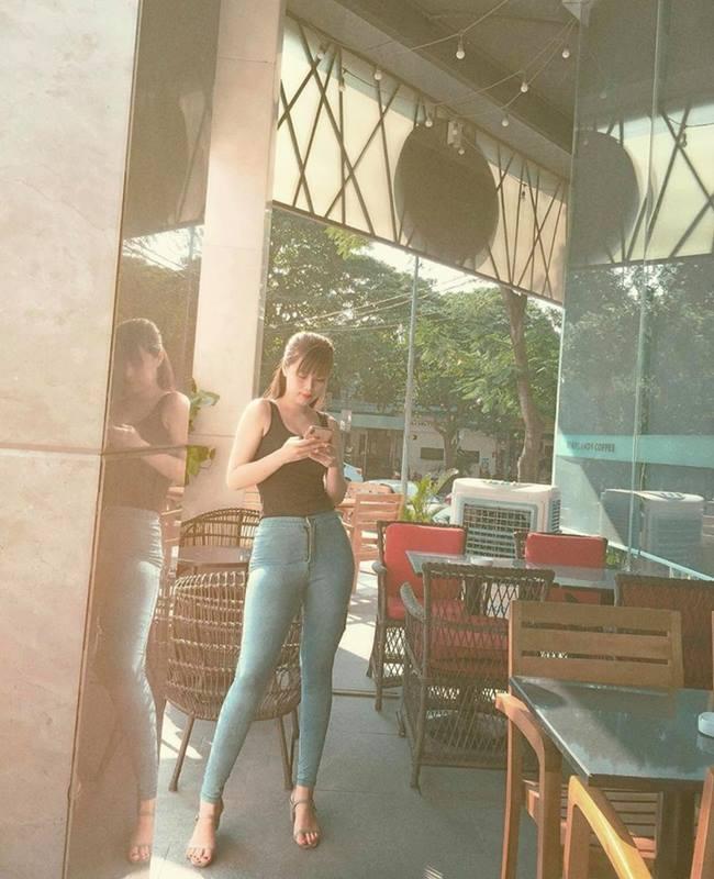 Nữ gymer Việt mặc quá gợi cảm xuống phố, dễ gây tai nạn-17