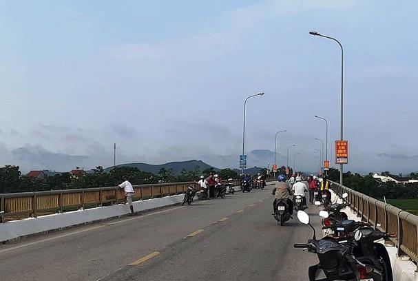 Thi thể nữ sinh lớp 8 được tìm thấy trên sông Lam-2