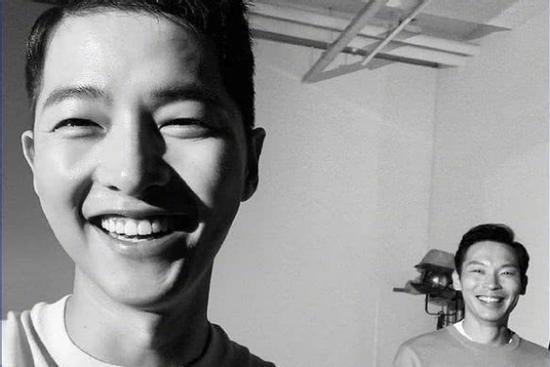 Động thái đầu tiên của Song Joong Ki trước tin đồn Song Hye Kyo 'yêu lại từ đầu' với Hyun Bin