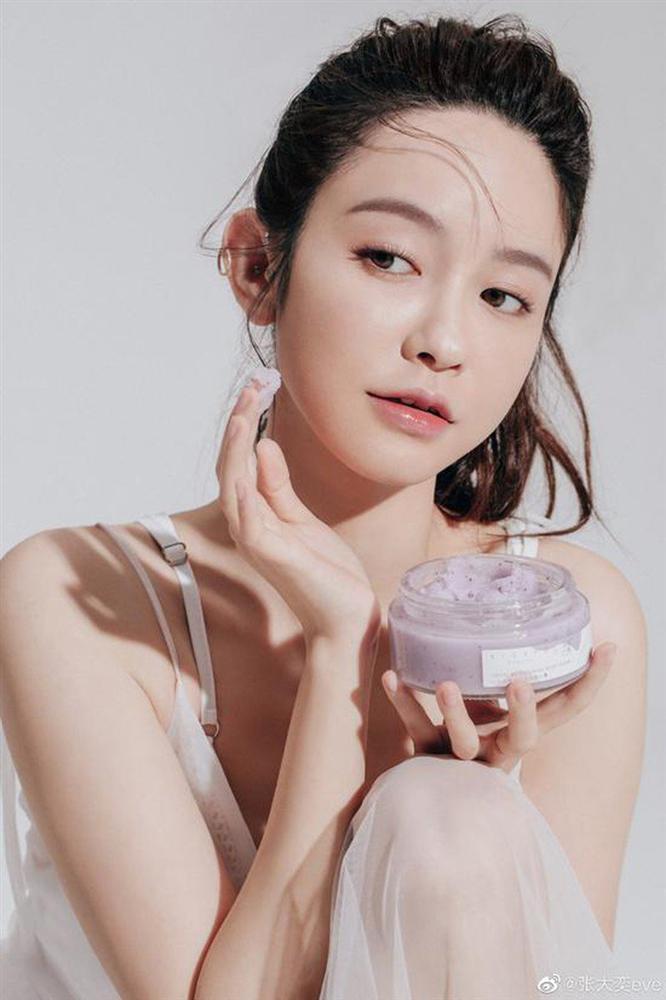 Chiêm ngưỡng dung nhan 2 tiểu tam hot nhất MXH: Cô bên Hàn thuần khiết, nàng bên Trung ngọt ngào-12