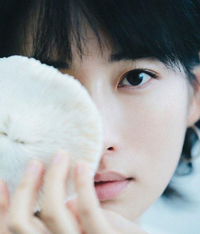 Chiêm ngưỡng dung nhan 2 tiểu tam hot nhất MXH: Cô bên Hàn thuần khiết, nàng bên Trung ngọt ngào-13