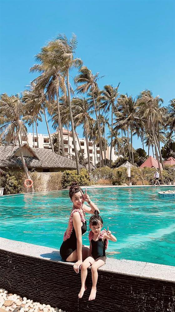 Hải Băng đụng hàng Lan Khuê: Chưa biết ai đẹp hơn nhưng mẹ 3 con có lợi thế hơn hẳn siêu mẫu-4