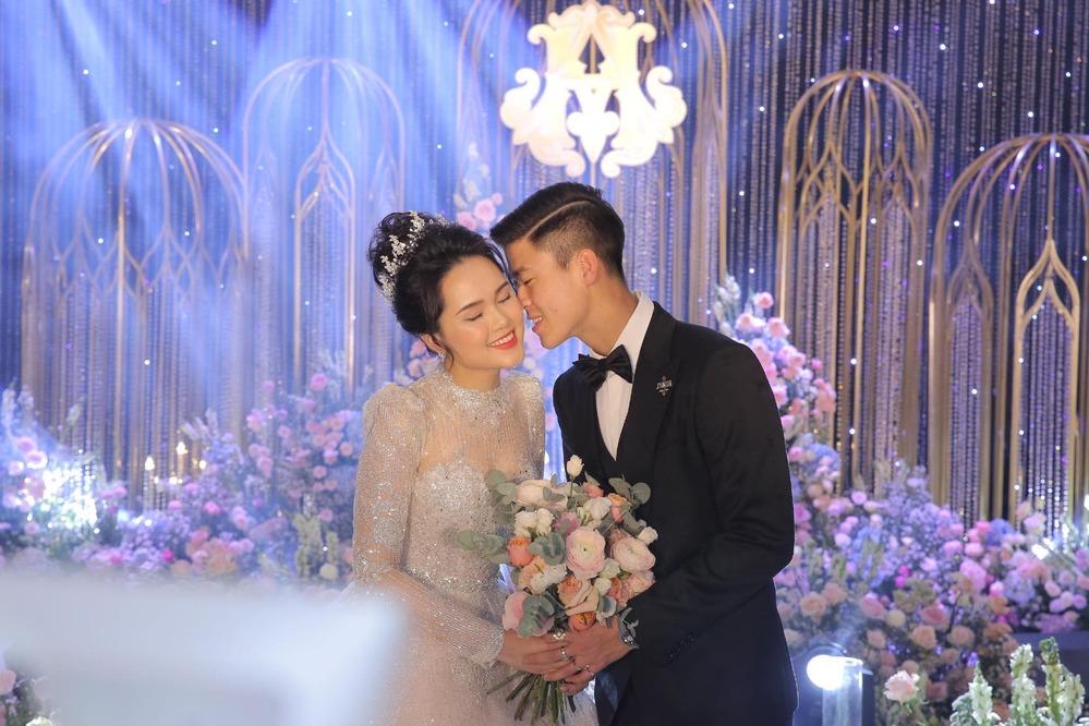 Khoe cận nhan sắc khi bầu bí, bà xã Duy Mạnh không ngờ bị soi đẹp ngoại hình-1