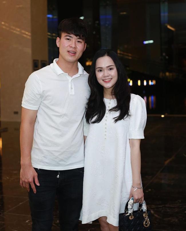 Khoe cận nhan sắc khi bầu bí, bà xã Duy Mạnh không ngờ bị soi đẹp ngoại hình-2