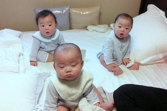 Ảnh thơ ấu của Daehan - Minguk - Manse khiến dân mạng 'phát cuồng' vì quá đáng yêu