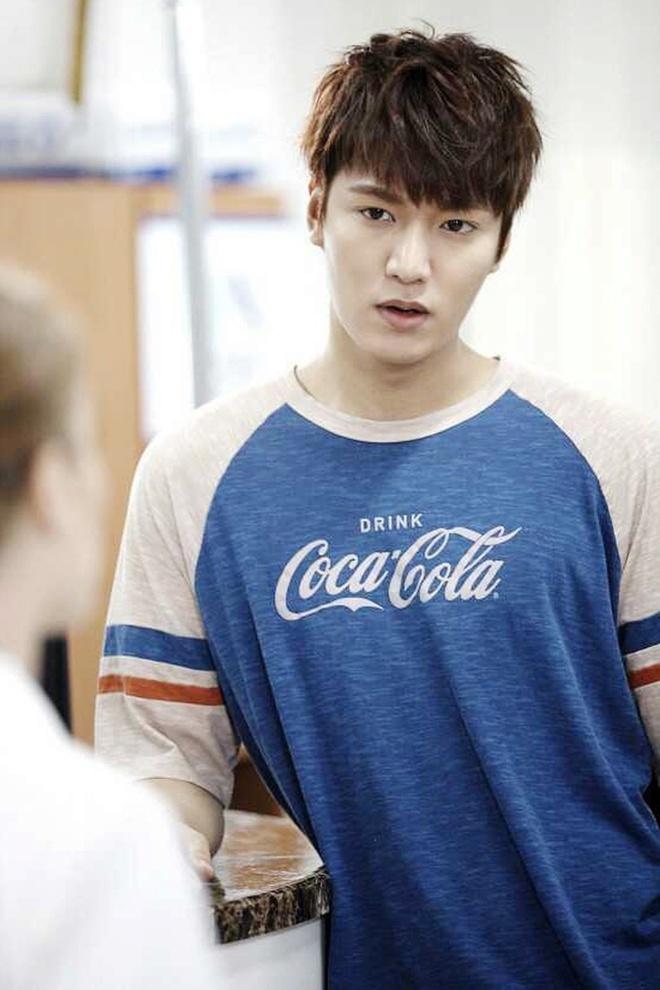 Lee Min Ho đóng phim nào cũng mặc đẹp, dùng đồ hàng hiệu-10