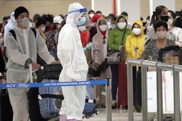 Cách ly 297 công dân Việt Nam trở về từ UAE-1