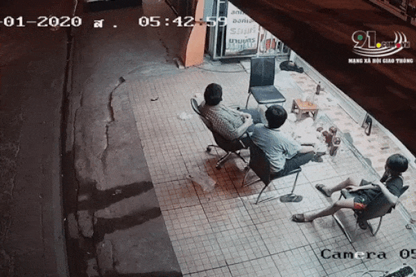 Truy tìm nhóm đối tượng đập phá hàng loạt ô tô hạng sang, trộm tài sản trong đêm-5