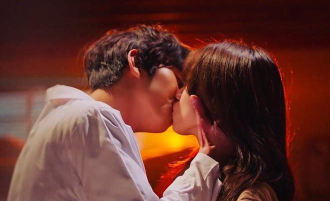 Vì sao nụ hôn của Lee Min Ho bị chê?-3