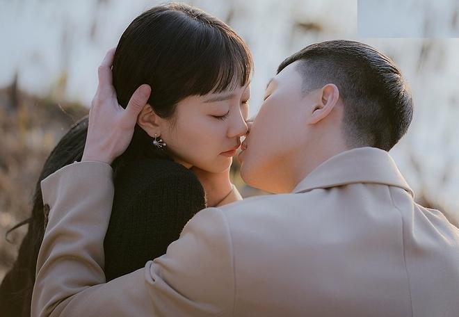 Vì sao nụ hôn của Lee Min Ho bị chê?-10