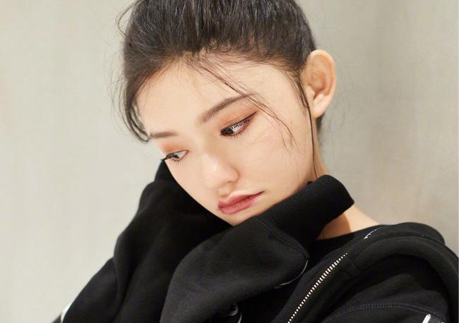 3 cung Hoàng đạo nữ cực quyến rũ trong mắt phi công trẻ và bản thân cũng thích trải nghiệm tình chị em-2