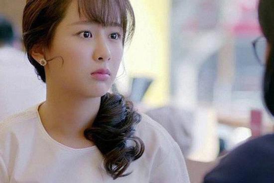 Nghỉ việc về quê bị hàng xóm chế giễu đủ điều, mẹ chồng chỉ đáp trả một câu mà ai nấy im re