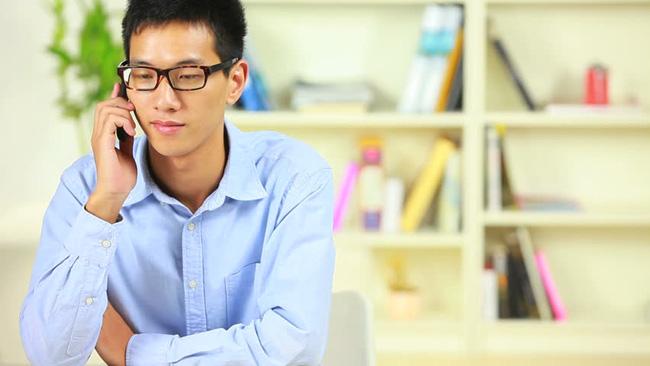 Bạn gái vui mừng báo mức lương khủng ở công ty mới và chấp nhận lời cầu hôn, thế nhưng tôi lại cảm thấy rất lo sợ và không muốn cưới nữa-1