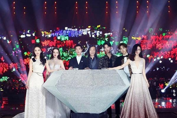 Quy tắc ngầm trong Cbiz khiến Lam Khiết Anh hóa điên, Lưu Gia Linh mất nhiều năm mới quên được quá khứ đen tối-1