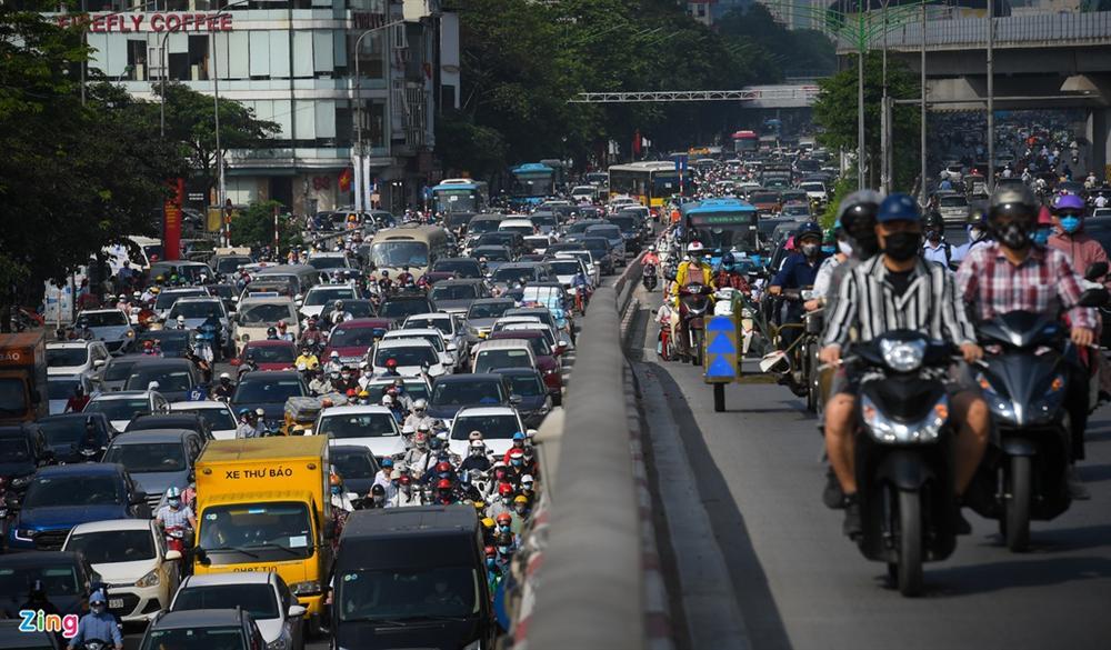 Giao thông Hà Nội, TP.HCM trở lại cảnh rối loạn kể từ đầu mùa dịch-7