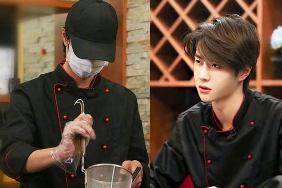 Nữ y tá chống dịch Covid-19 bật khóc khi được gặp Vương Nhất Bác