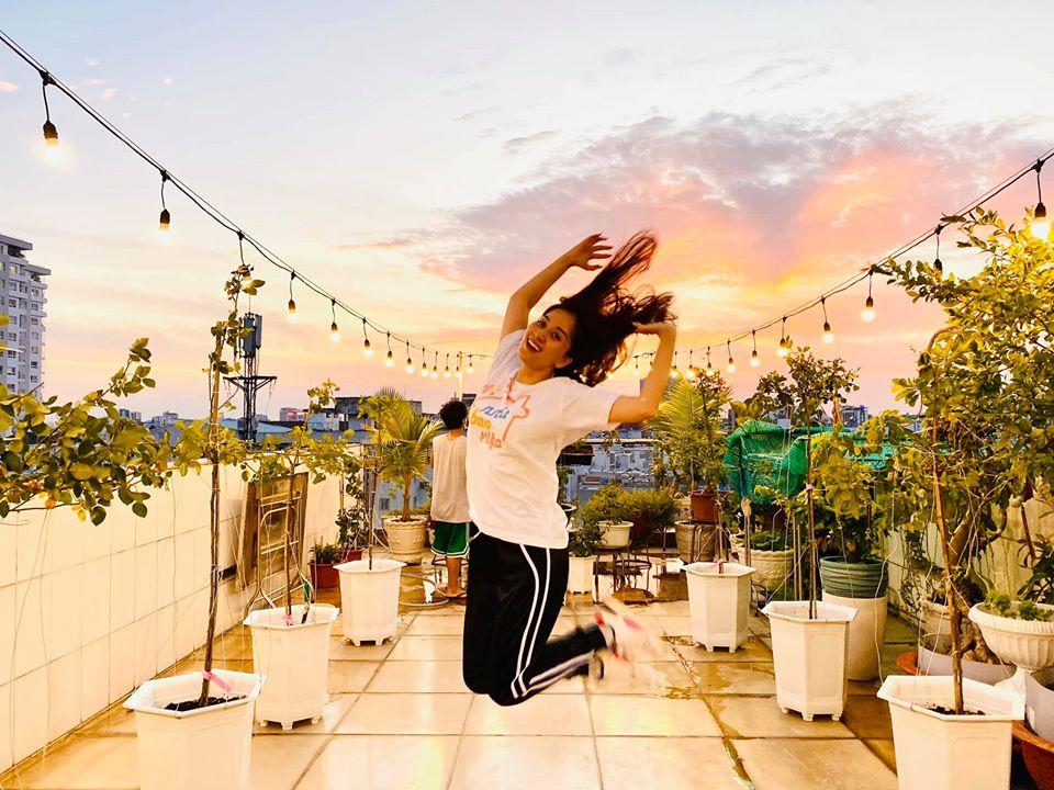 Gái 2 con Khánh Thi khoe body bốc lửa, nhảy sexy hớp hồn Phan Hiển-8