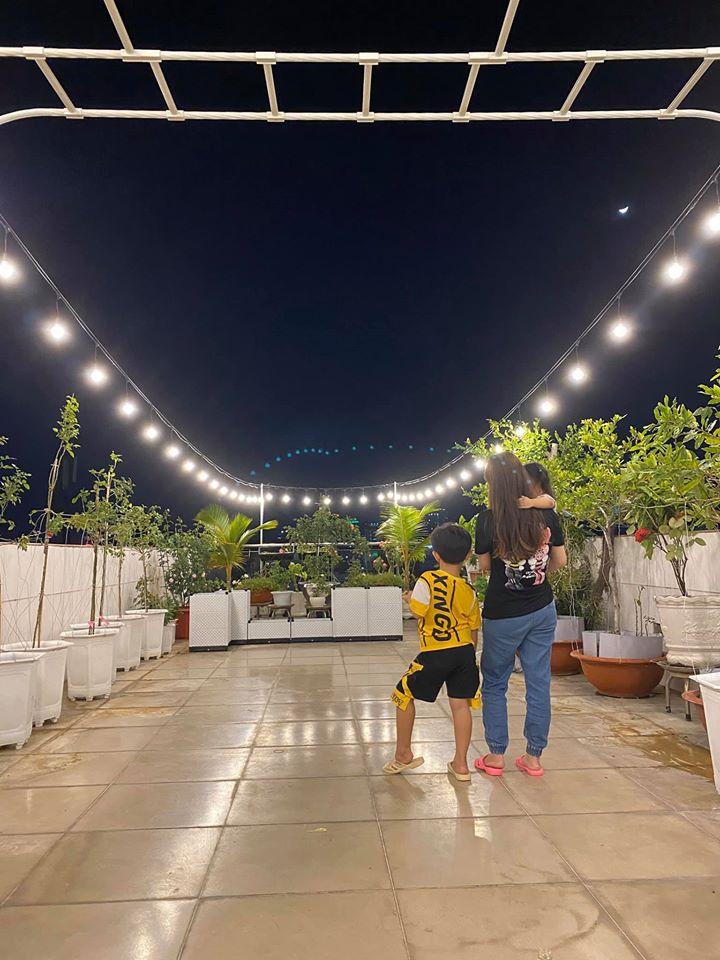 Gái 2 con Khánh Thi khoe body bốc lửa, nhảy sexy hớp hồn Phan Hiển-6