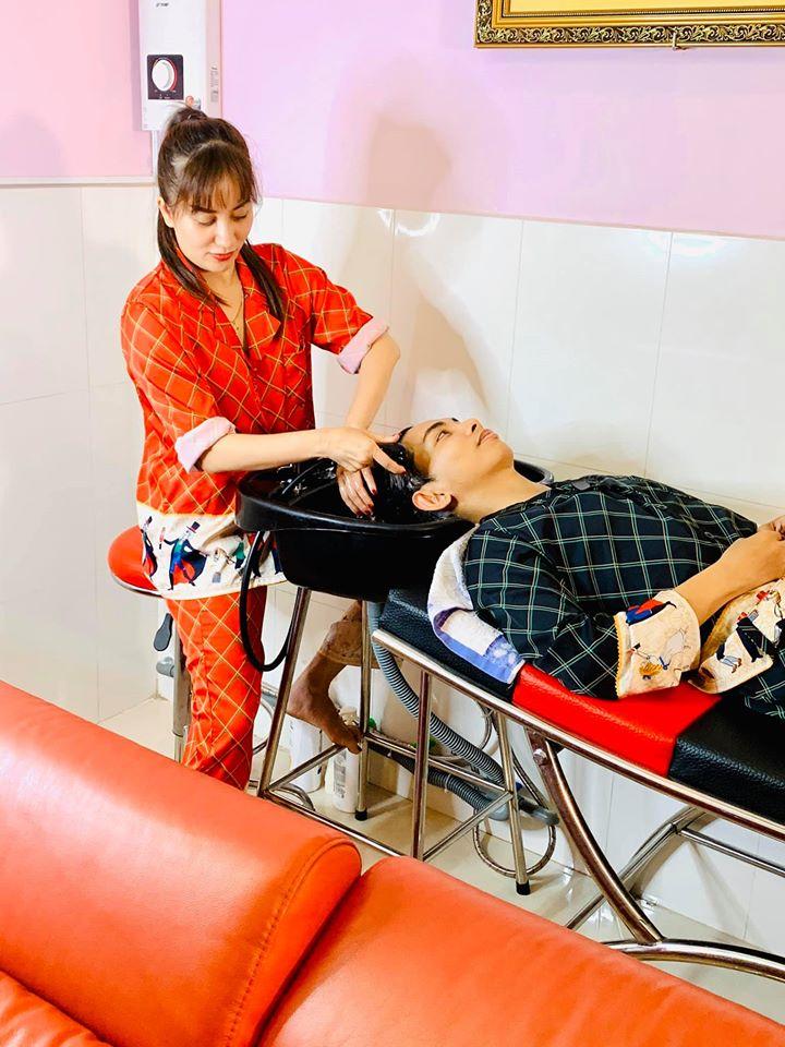 Gái 2 con Khánh Thi khoe body bốc lửa, nhảy sexy hớp hồn Phan Hiển-13