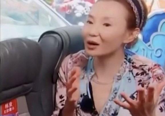 Trương Mạn Ngọc bị chê trông như 70 tuổi vì phong cách xuề xòa, vóc dáng gầy gò-1