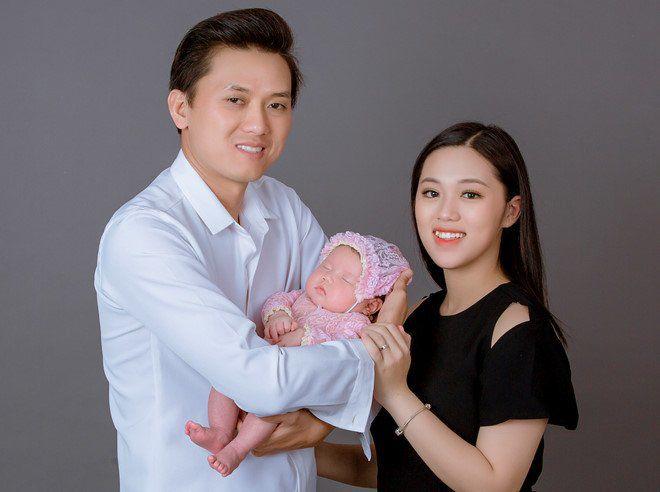 Chuyện giường chiếu sau khi vợ sinh của sao nam Việt: Có người 1 tháng đã đòi hỏi-1