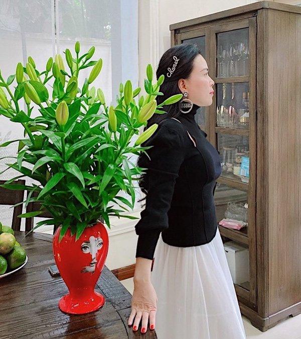 Khoe 9 đôi bông tai quý hiếm mới mua, Phượng Chanel được Instagram nước ngoài nhắc tên-12