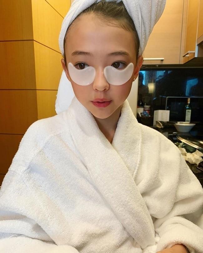 11 tuổi, mẫu nhí đắt giá Ella Gross đã plank mỗi ngày để duy trì vóc dáng-5