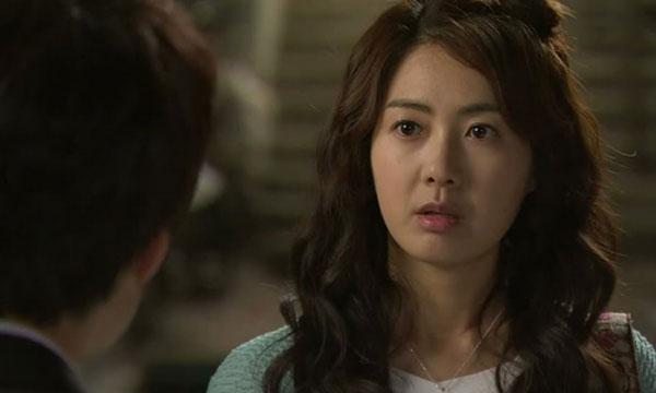 Sau đám cưới mẹ chồng dặn không được vào phòng tầng thượng, nhưng một lần cửa hé tôi tò mò ngó vào liền tái mặt-1