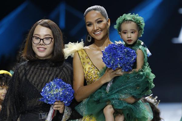 Ước mơ còn dang dở của mẫu nhí 5 tuổi qua đời vì ung thư-5