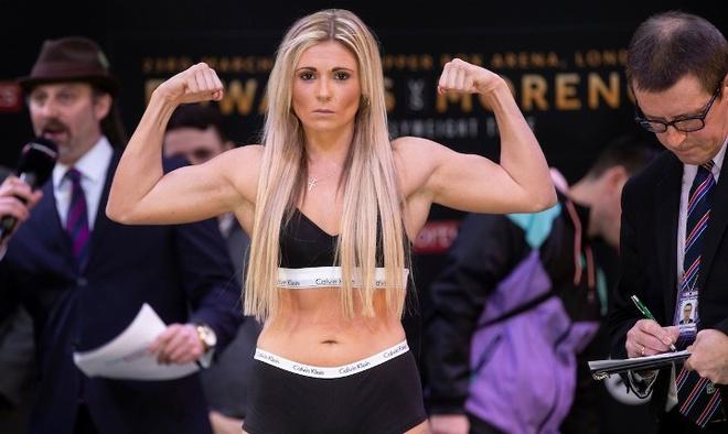 Shannon Courtenay (26 tuổi) từng là nhân viên quán rượu. Khi đó, cô chìm đắm trong rượu chè và những cuộc vui thâu đêm suốt sáng ở các quán bar, vũ trường. Tuy nhiên, 5 năm sau, thể thao đã khiến cuộc đời Courtenay hoàn toàn thay đổi. Giờ đây, cô là võ sĩ quyền anh chuyên nghiệp, nổi tiếng, thượng đài tổng cộng 5 trận và đều giành chiến thắng thuyết phục.