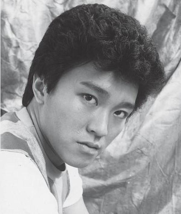 Chuyện ít biết về Châu Tinh Trì từng phải quỳ gối vì một câu thoại, còn Thành Long bị chê đến hổ thẹn bật khóc-2