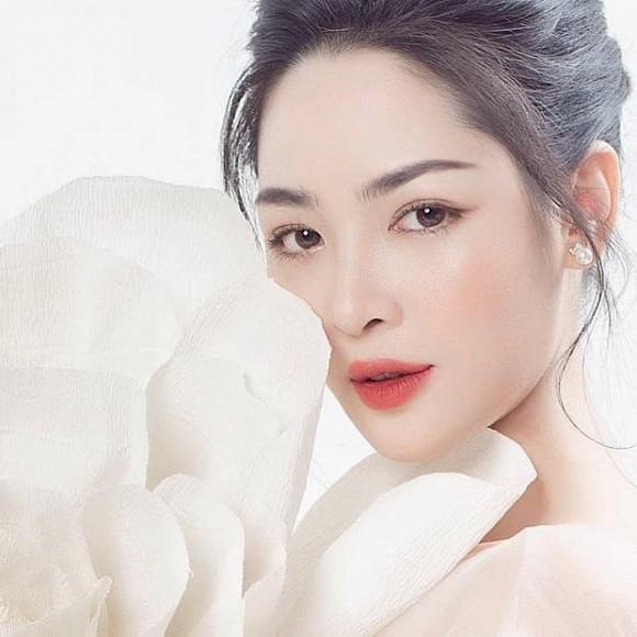 Hotgirl Việt thẩm mỹ thành công nhất 5 năm trước tái xuất với ngoại hình bốc lửa, quyến rũ-9