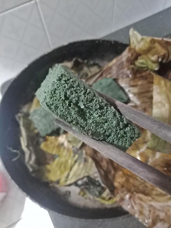 Định làm món trứng thần thánh chuyên trị đau bụng của người Bắc, cô gái không ngờ lại cho ra sản phẩm hệt bánh bông lan-1