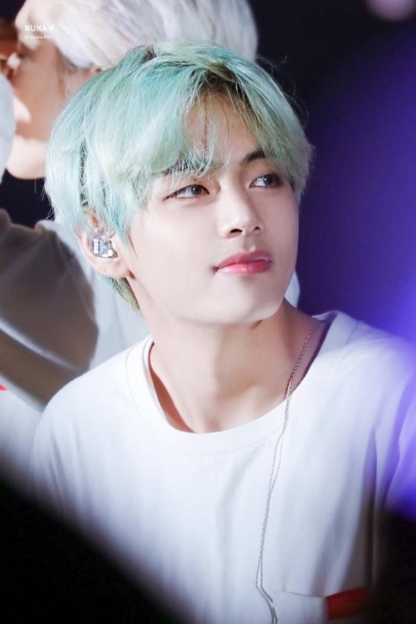 Quá khứ của những ca sĩ nổi tiếng-3