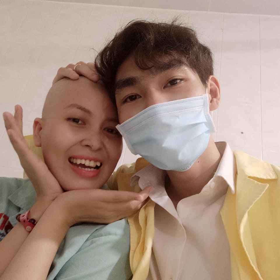 Cô gái ung thư máu có mối tình 15 năm, từ lúc mạnh khỏe đến bệnh tật-1