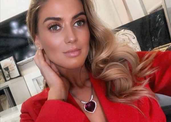 Siêu mẫu với nhan sắc búp bê sống cao 1m81 trở thành đối thủ của Khánh Vân ở Miss Universe 2020-1