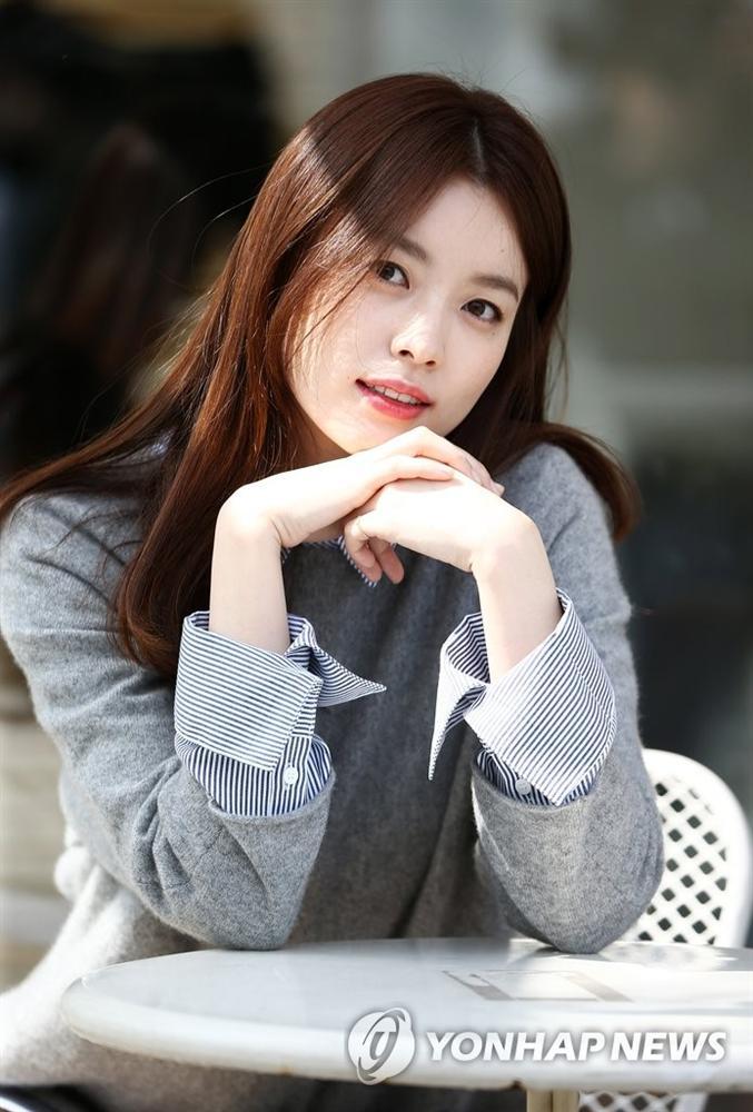 Han Hyo Joo - Mỹ nhân cười đẹp nhất xứ Hàn khốn đốn vì loạt scandal trên trời rơi xuống-9