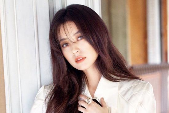 Han Hyo Joo - 'Mỹ nhân cười đẹp nhất xứ Hàn' khốn đốn vì loạt scandal trên trời rơi xuống