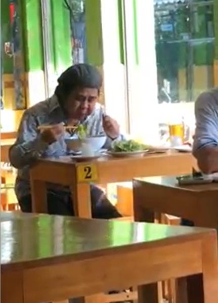 Phản ứng của Hồ Ngọc Hà khi chứng kiến nghệ sĩ Bạch Long lẻ loi tuổi xế chiều-3