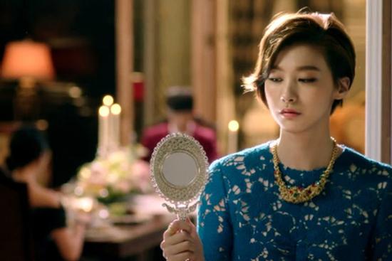 'Tuesday' gây phẫn nộ khi đăng clip mùi mẫn với tình nhân, còn buông lời trách: 'Sau hôm nay anh phải về với vợ sắp sinh'