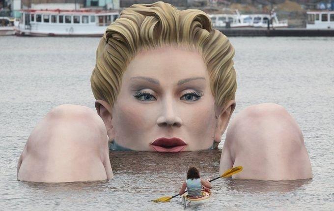 Điểm du lịch gây ấn tượng mạnh vì kiến trúc độc đáo trên thế giới, Việt Nam cũng tự hào góp mặt với Cầu Vàng-1